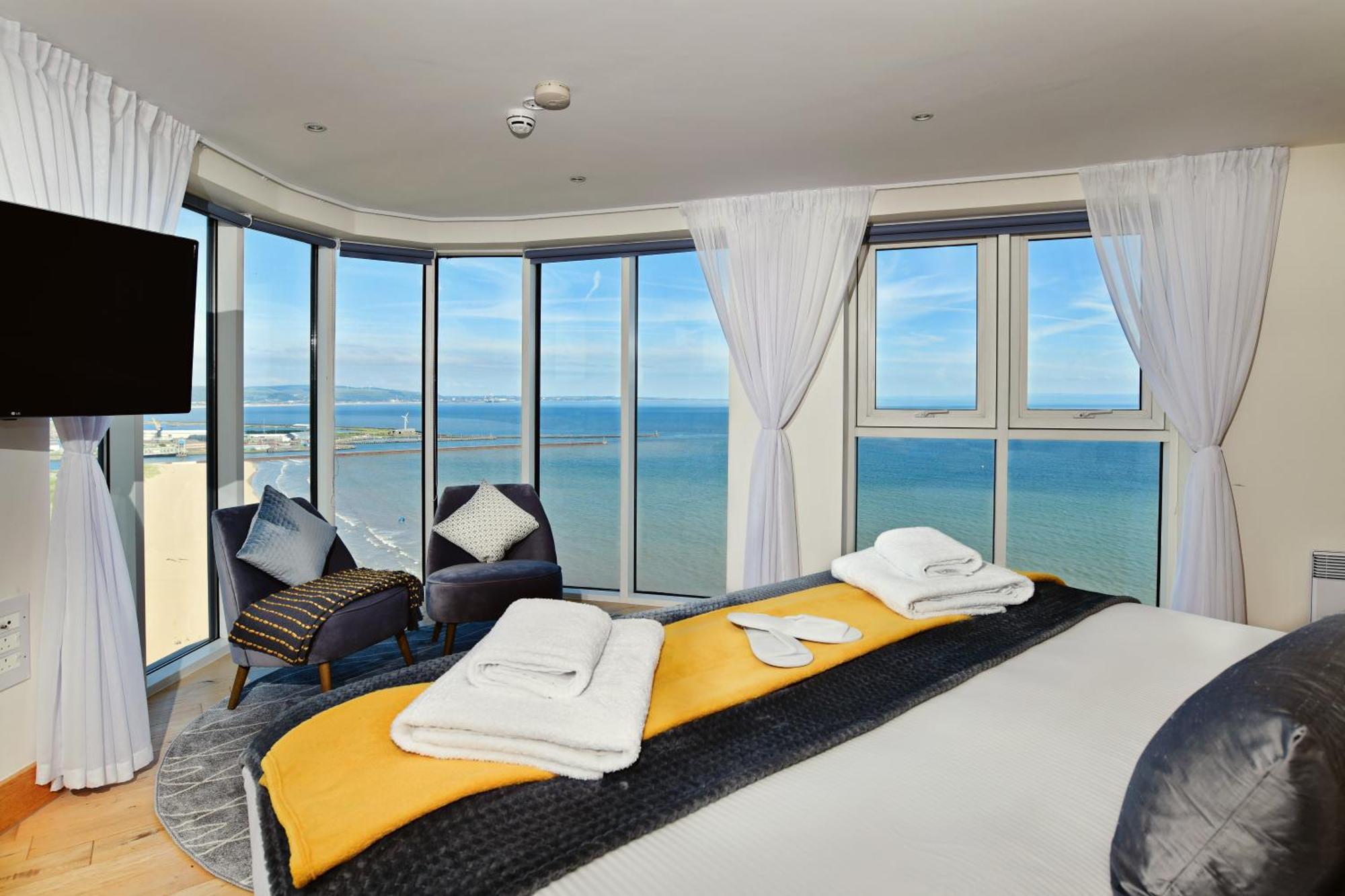 Just Stay Wales - Meridian Quay Penthouses Суонси Экстерьер фото