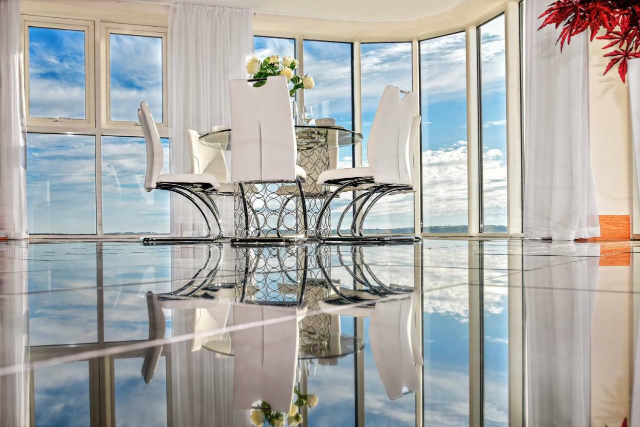 Just Stay Wales - Meridian Quay Penthouses Суонси Экстерьер фото