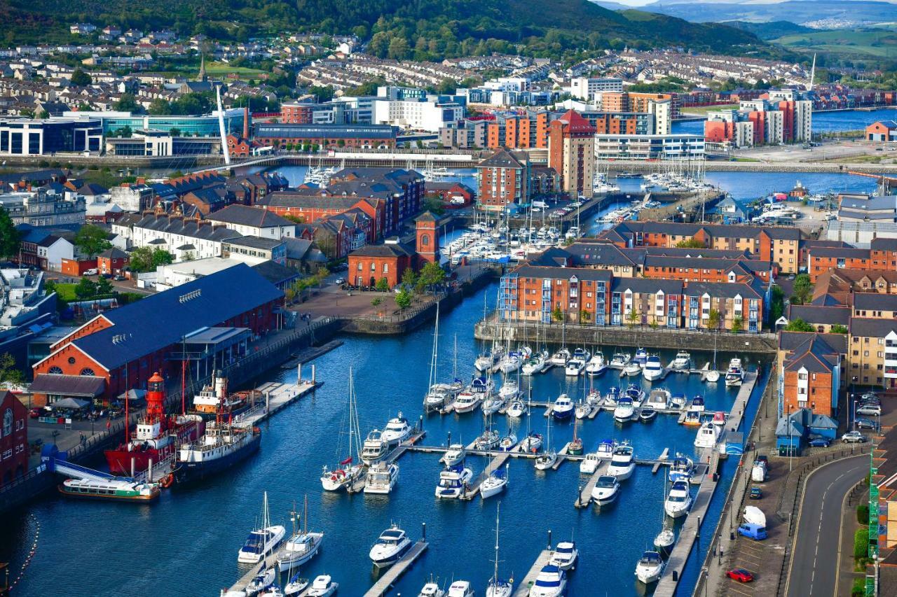 Just Stay Wales - Meridian Quay Penthouses Суонси Экстерьер фото