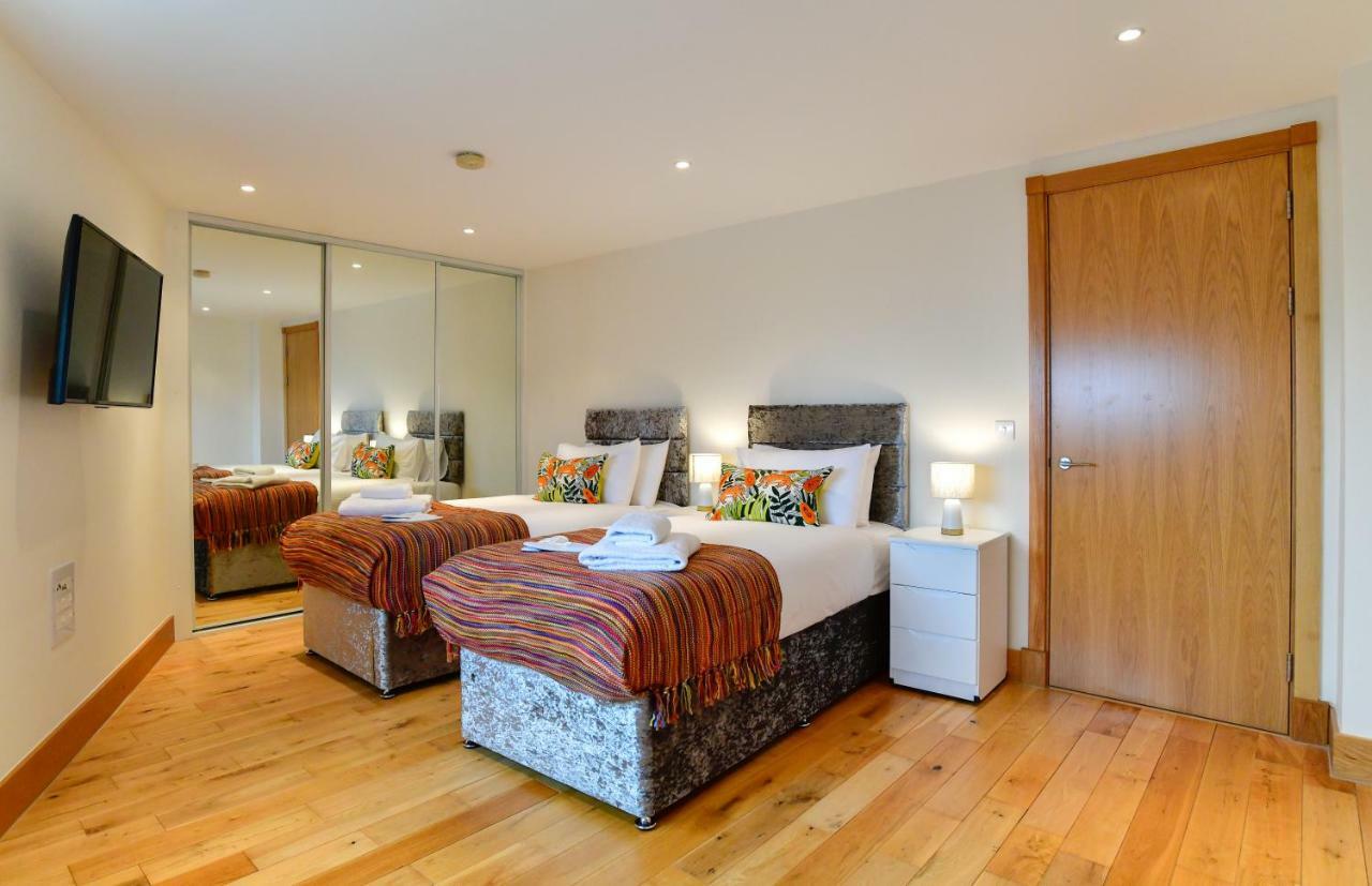 Just Stay Wales - Meridian Quay Penthouses Суонси Экстерьер фото